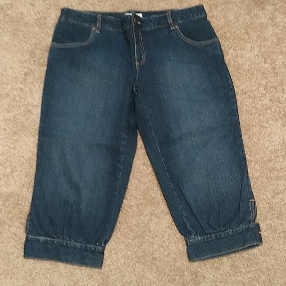 Denim Capri / Pedal Pusher - Picture 1 of 6